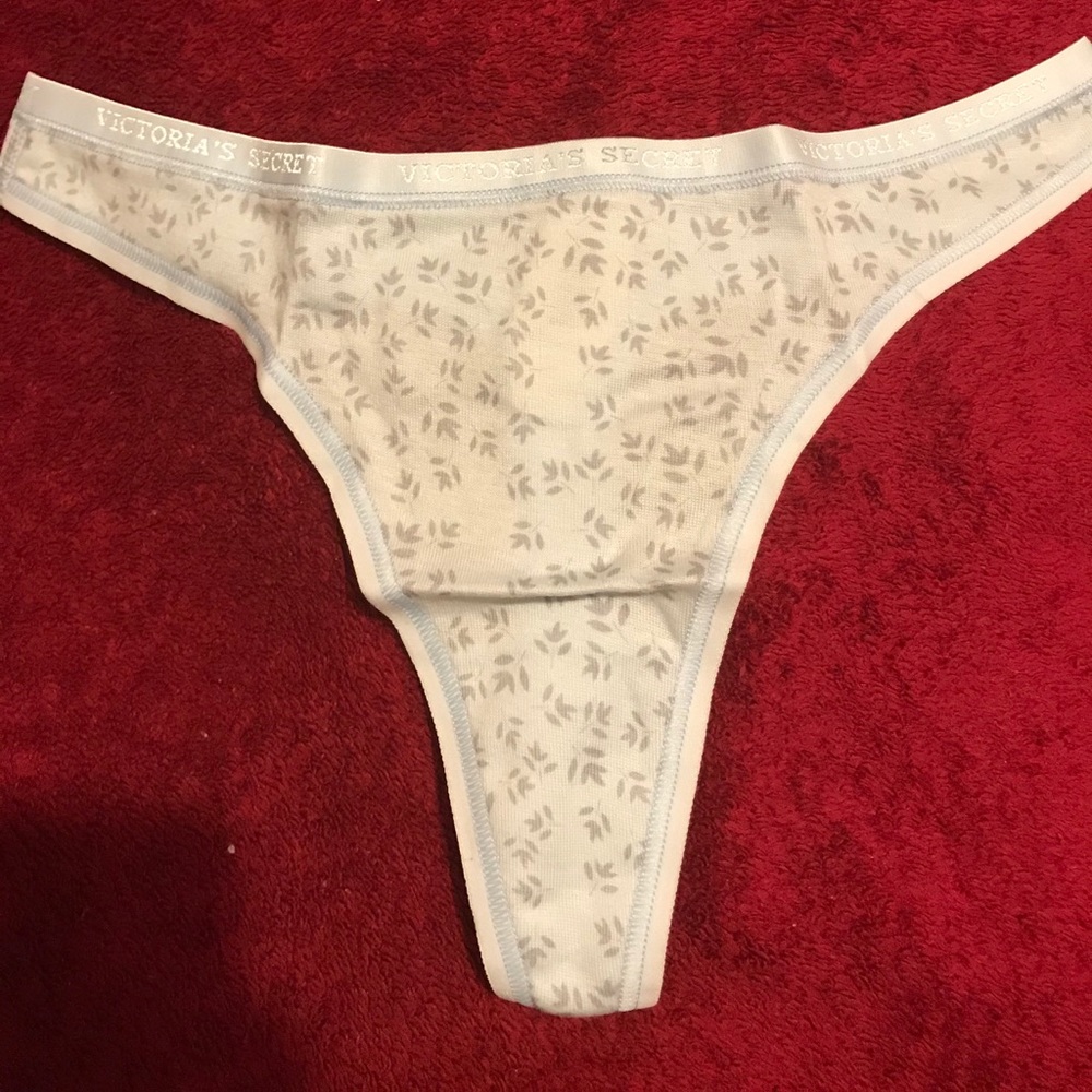 VS Low Rise thongs